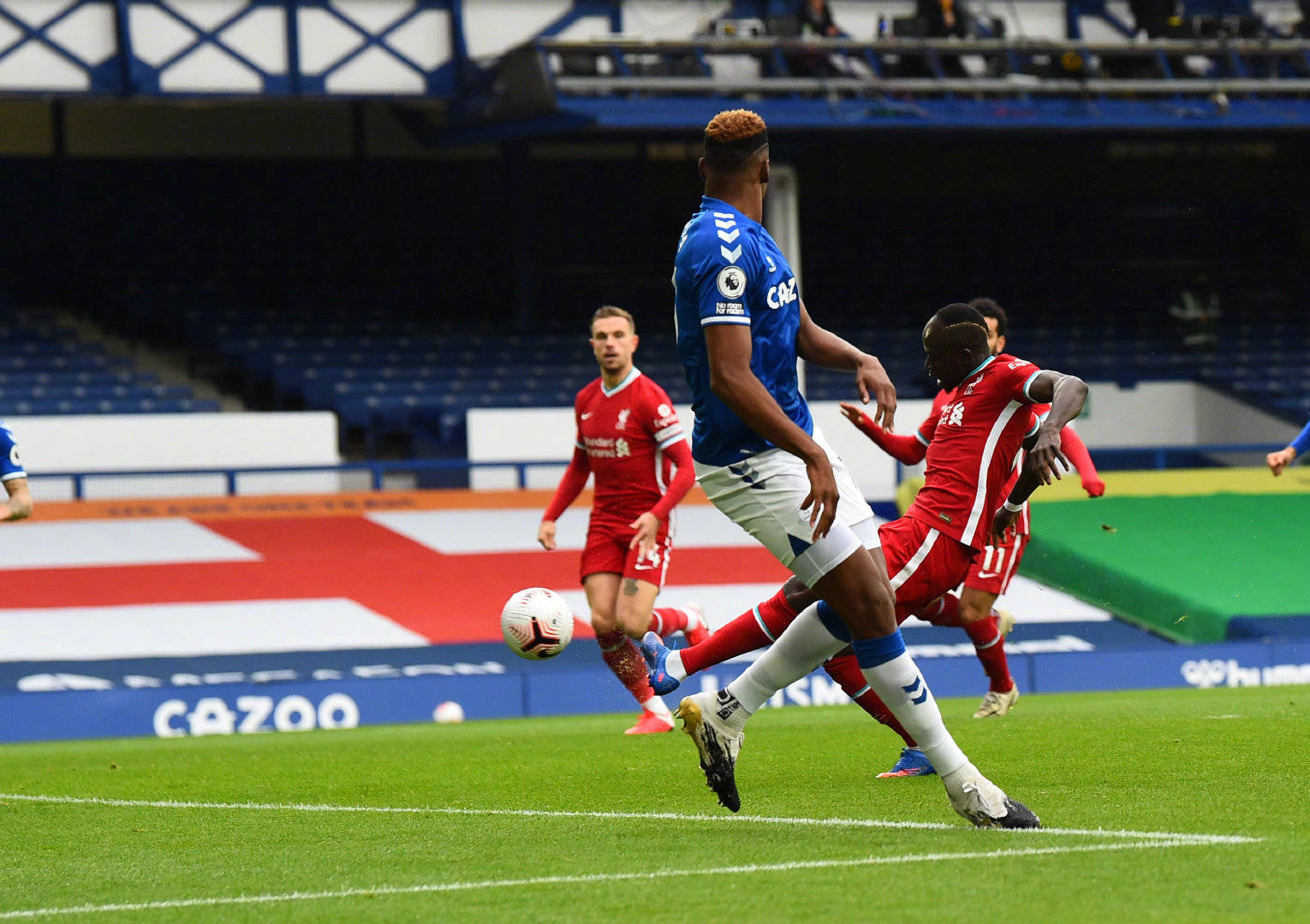 在伯恩利身 在伯恩利身